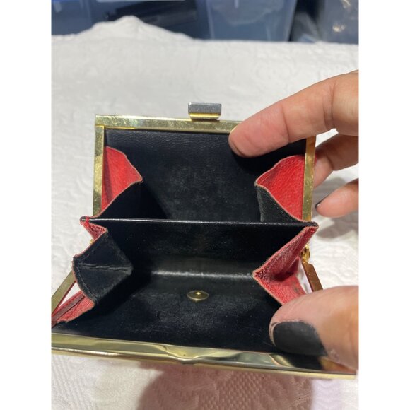 Vintage Red Crillon Leather Wallet With Gold-Tone Accents - Picture 5 of 5